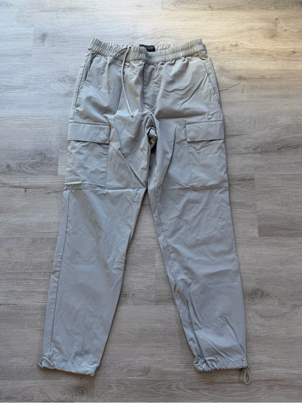 Banana Republic Men’s Relaxed Taper Fit Cargo Pants